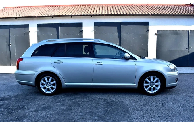 Toyota Avensis cena 18900 przebieg: 220000, rok produkcji 2006 z Elbląg małe 704